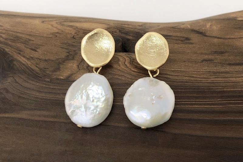 [Ozel] Chic Point Asymmetrical Curve Freshwater Pearl Brass Jewelry